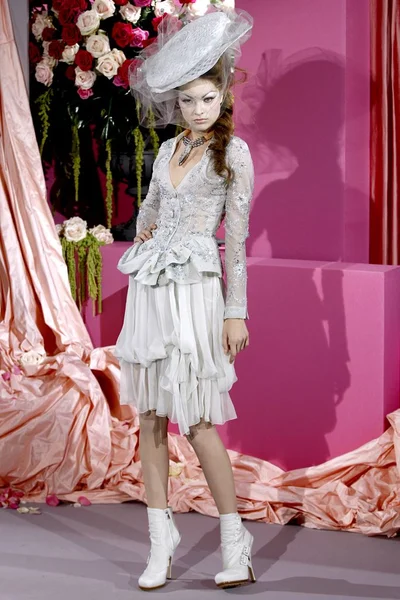 Look 14